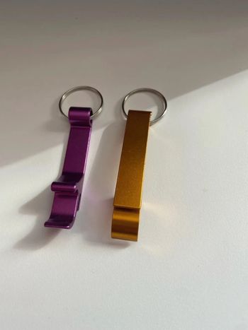 Lot de 2 porte clés décapsuleur ouvre bouteille bières ..