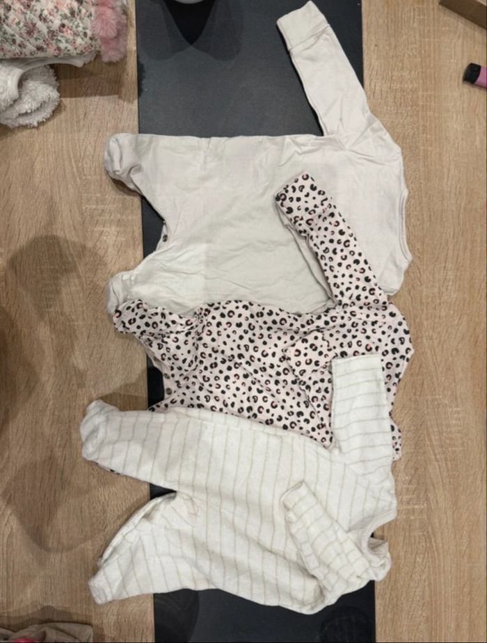 Lot 3 pyjamas bébé - Harry Potter & Dopo Dopo - blanc - très bon état - taille 1 M - photo numéro 2