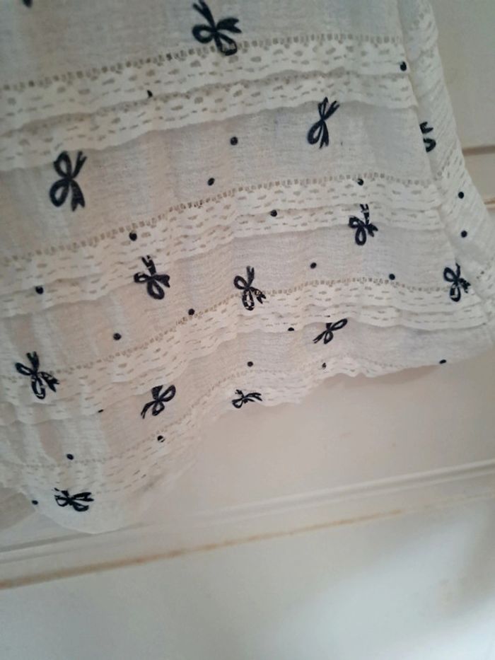 Jupe longue esprit coquette, en dentelle blanche et motifs rubans 🎀 et nœuds - photo numéro 3