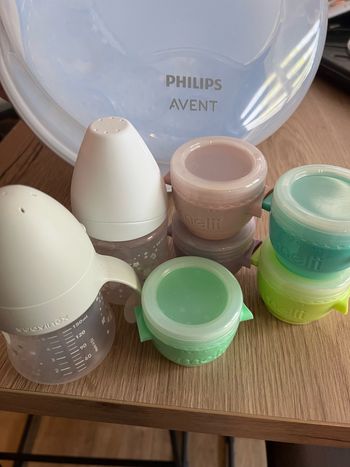 Lot pour bébé : petit  pot de dégustation et un Stérilisateur