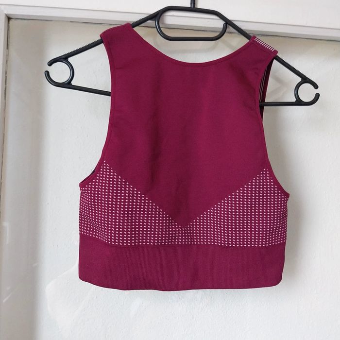 Brassière de sport taille XS neuve - photo numéro 2