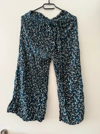 Pantalon Fluide Bleu Marine à Petites Fleurs Blanches - Jambe Large - Été
