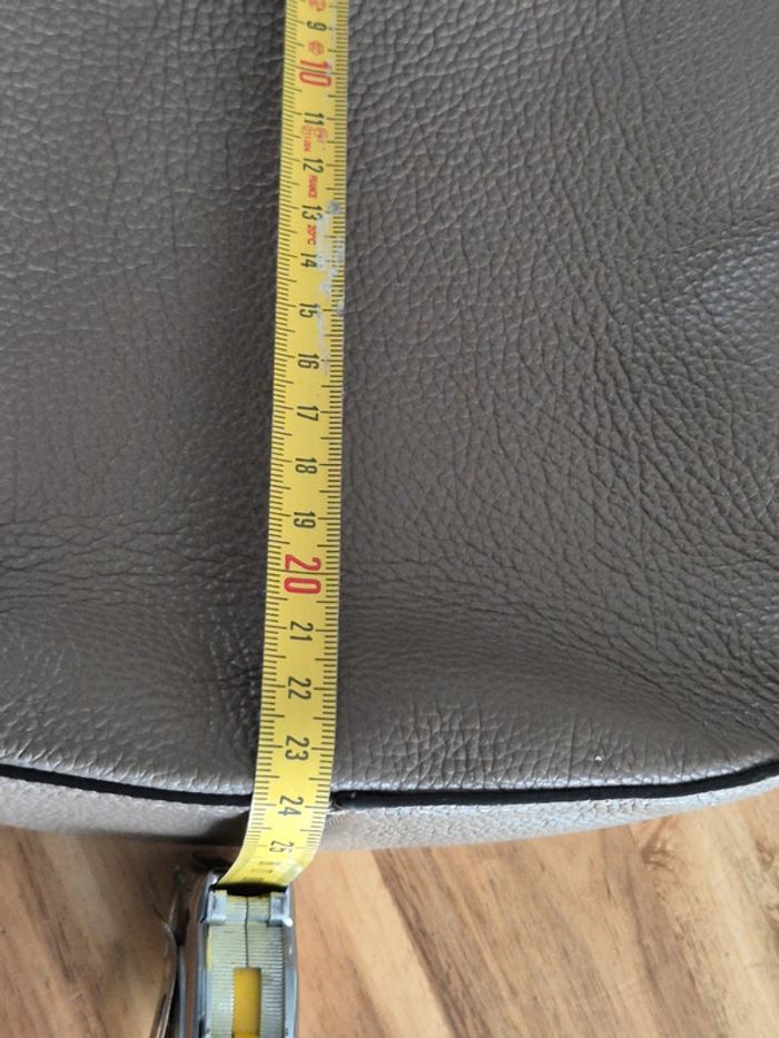 Sac bandoulière Boss en cuir en parfait état - photo numéro 5