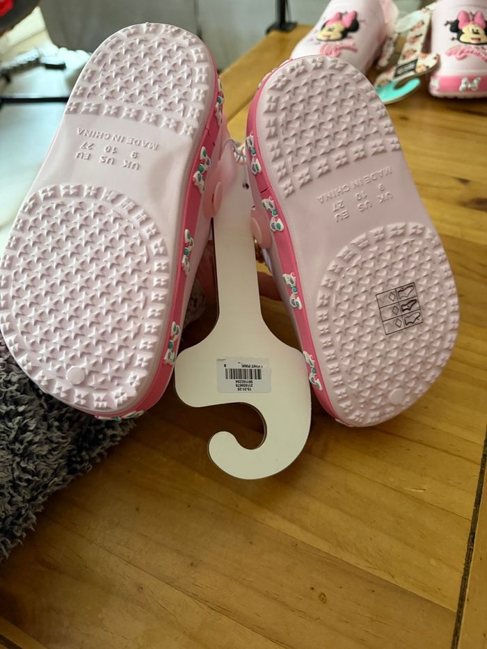 Crocs lumineux Minnie neufs taille 27 - photo numéro 5