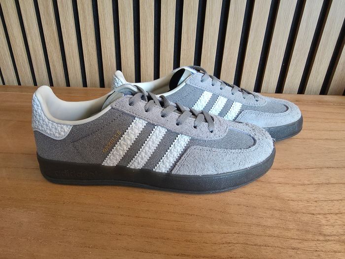 Adidas Gazelle grises neuves - photo numéro 3