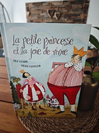 Livre la petite princesse et la joie de vivre et sur les pas du père noël 🎀