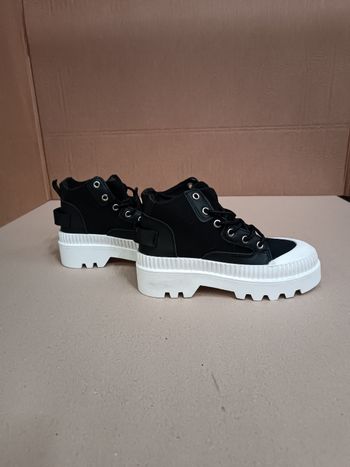 Chaussures montantes noires taille 36