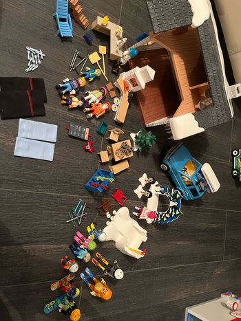 Chalet de ski playmobil et accessoires