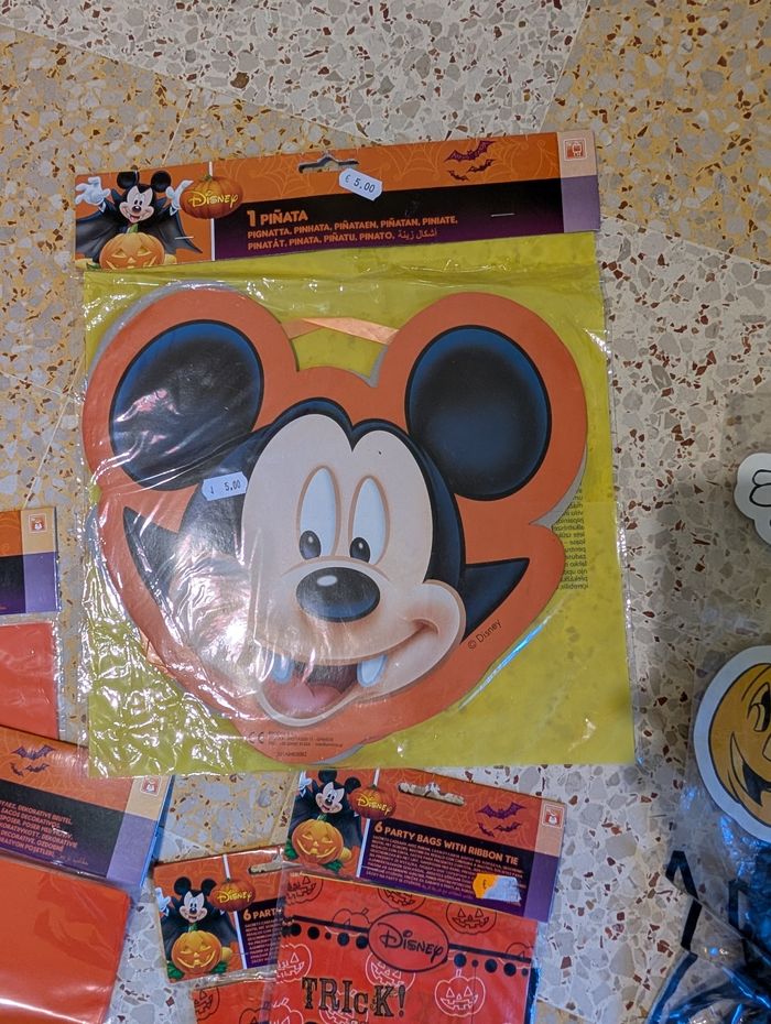 Décoration halloween Mikey Disney neuves - photo numéro 9