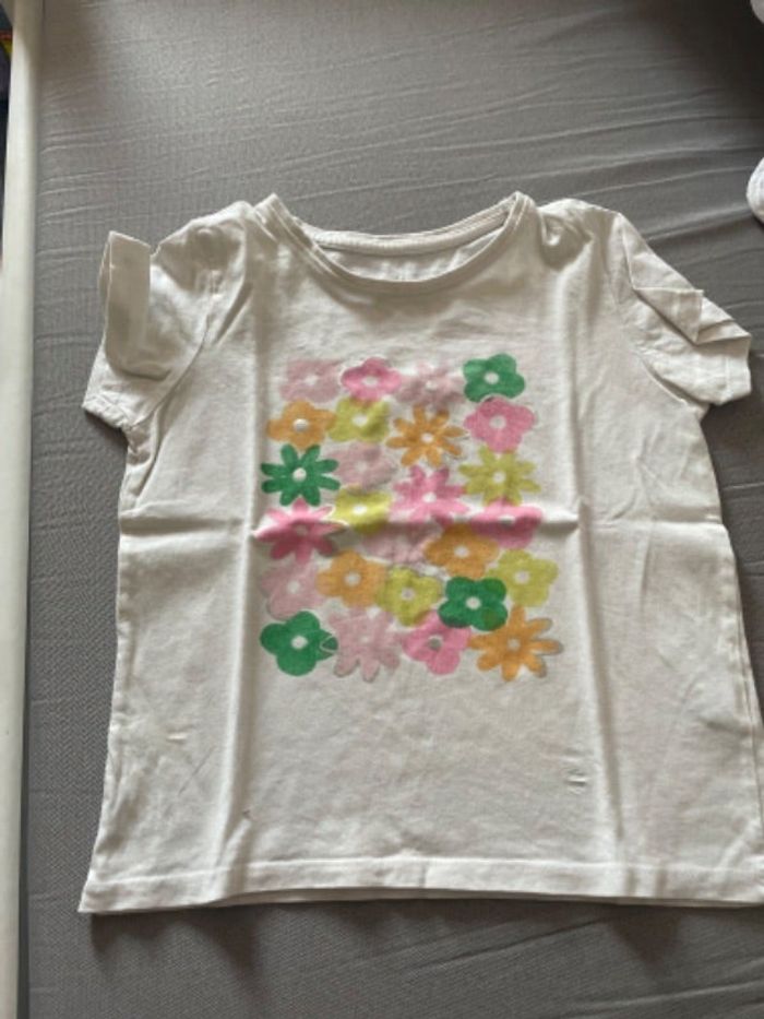 Tee shirt fleuri
