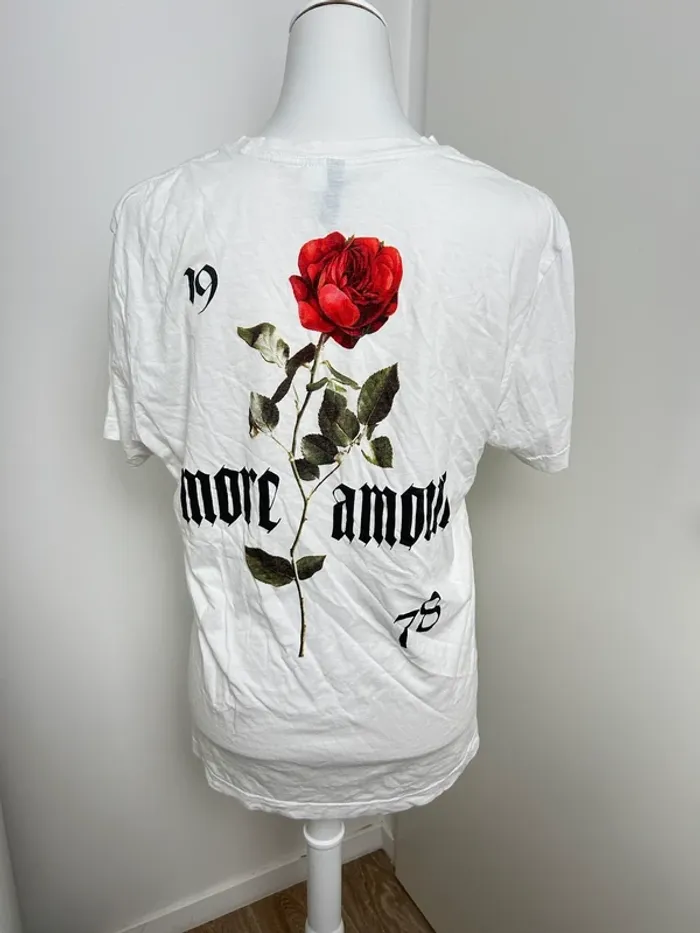 T-shirt blanc imprimé et rose rouge h&m taille M - photo numéro 2