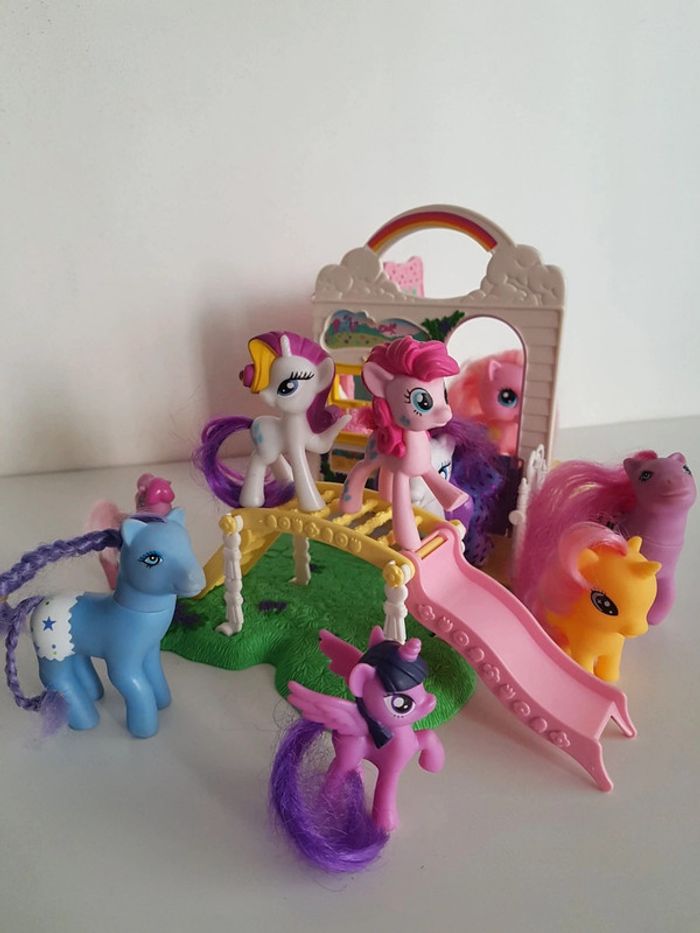 Ecole et figurines My Little pony - photo numéro 2