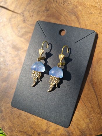 Boucles d'oreilles Méduses "Lagon Bleu" 🌊 Doré & Éclats de Paillettes ✨