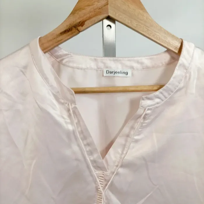Blouse satinée rose poudré Darjeeling taille 40 manches dentelle A939 - photo numéro 2