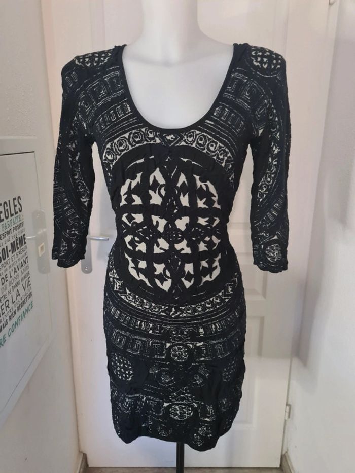 Robe moulante Desigual arabesque