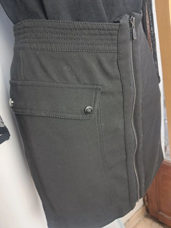Ikks jupe courte noire T.38 en tbe - photo numéro 3