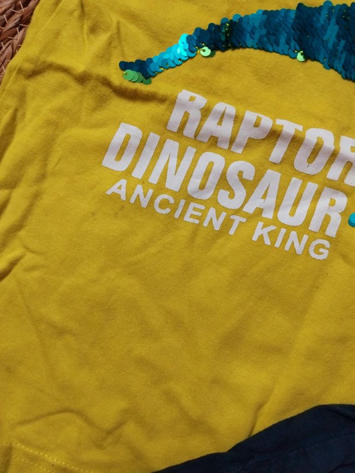 Tee-shirt et short Dinosaure, bon prix, 6 ans - photo numéro 3