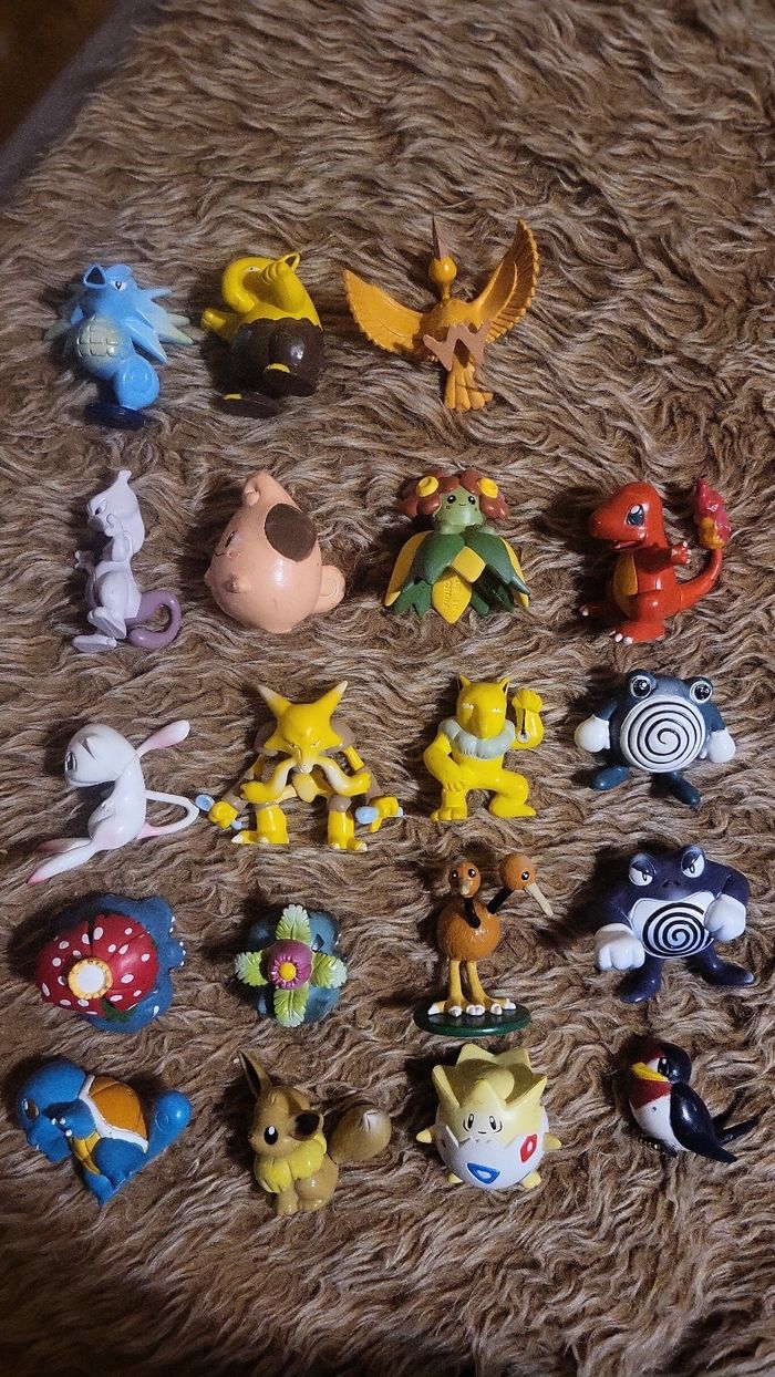 Figurines pokemon tomy au choix 10e pièce