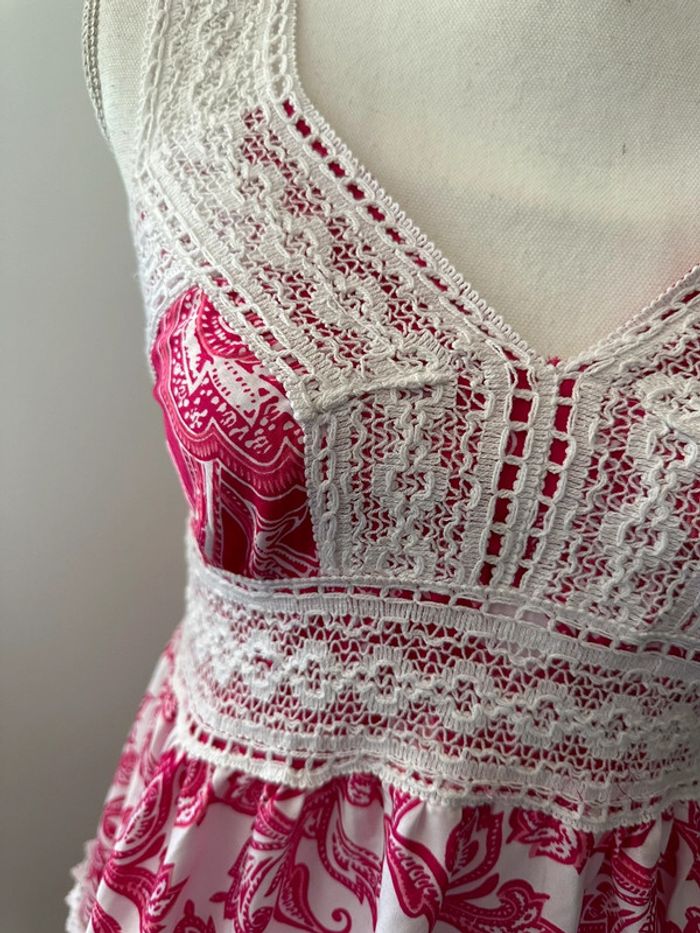 Robe broderies et fleurs blanche et rose T38 M - photo numéro 2