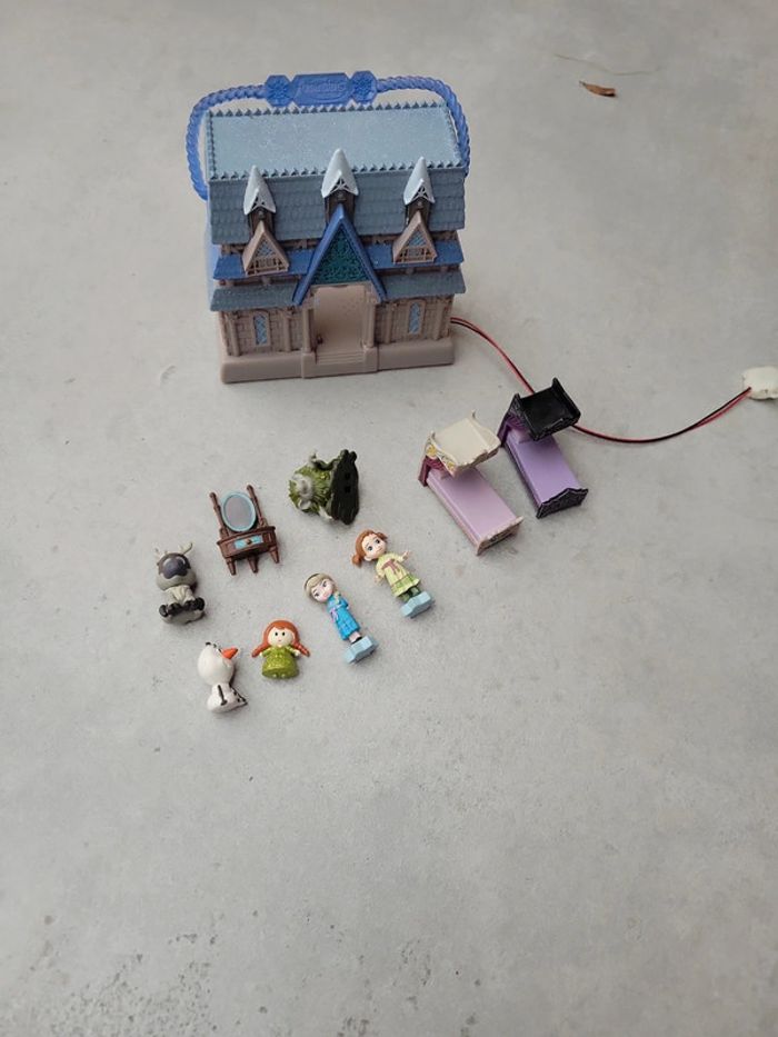 Jouet style polly pocket mais disney reine des neige animator collection