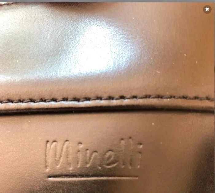 Minelli ravissant sac à main noir TBE🔆 cuir tout doublé L27 x H21 cm et 37 cm avec lanière P 10 cm - photo numéro 4