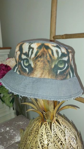 Bob/ chapeau tigre bébé garçon Kidkanai 51 cm très bon état