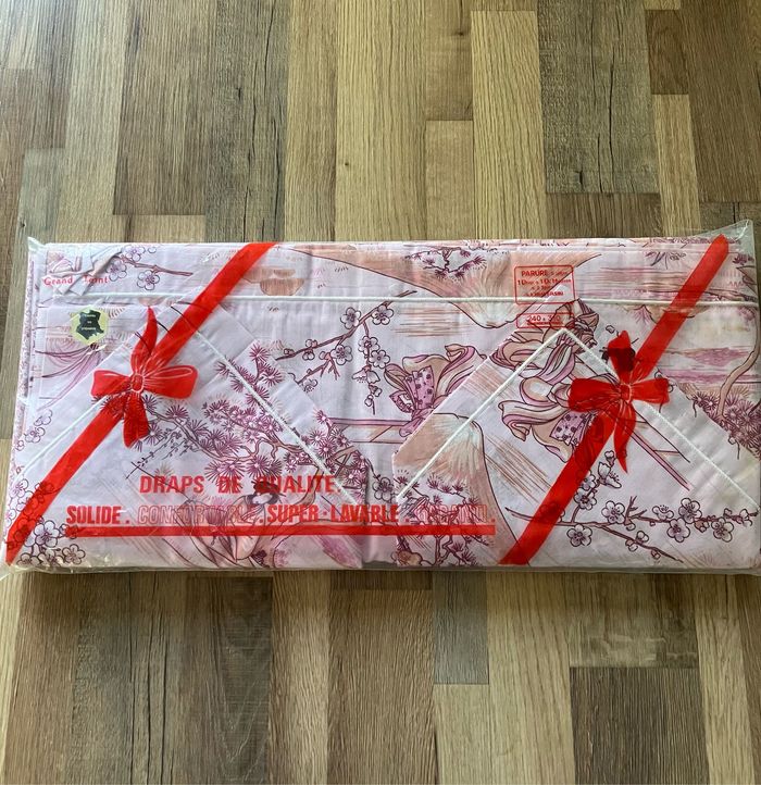 Vintage-Très belle parure de lit rose neuve-Motifs japonisants