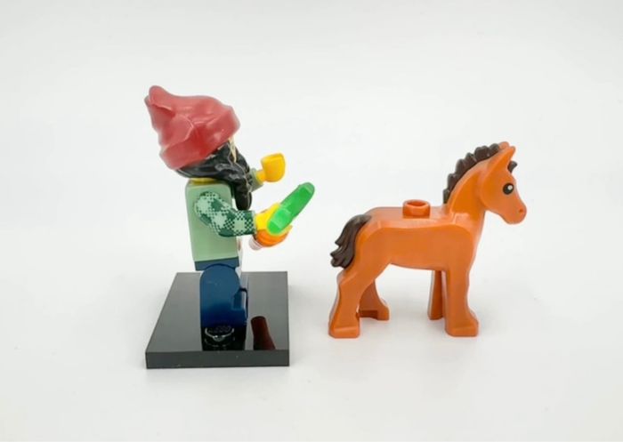 Lego Figurines Série 22 (Réf. 71032) : nº5, Le Cheval et la Palefrenière - NEUF - photo numéro 6