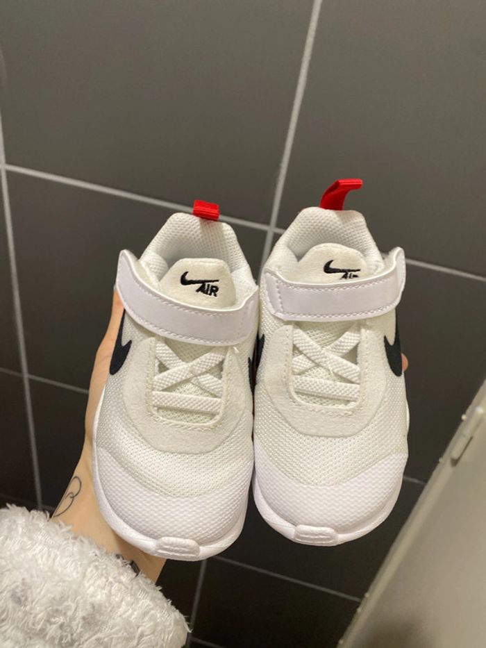 Nike air taille 21 neuve - photo numéro 3
