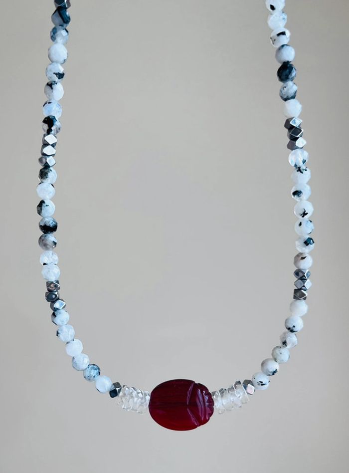 Collier amulette scarabée Grenat et Pierre de Lune - photo numéro 5