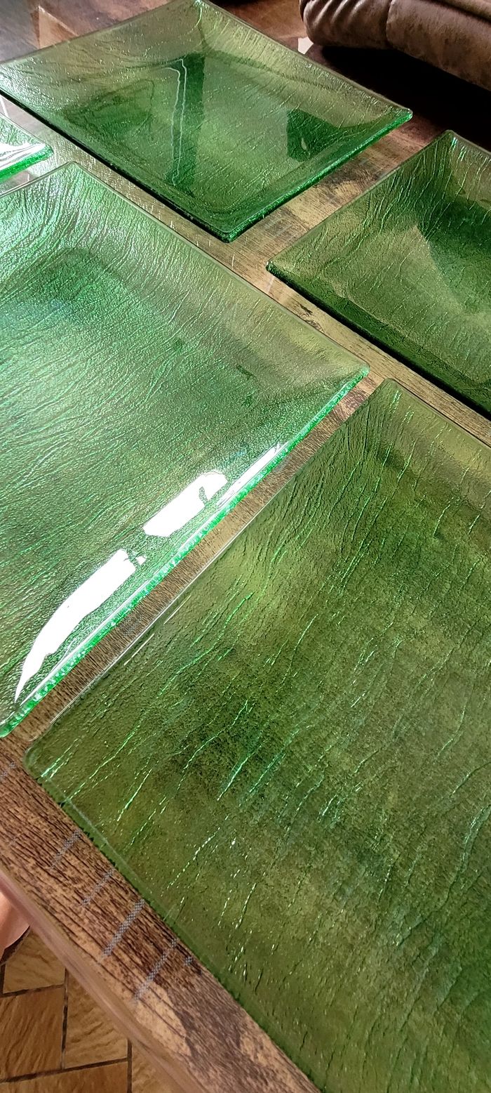 Lot d'assiettes + couverts - photo numéro 3