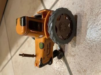 Grand Tracteur renversant Cars (très rare) à piles