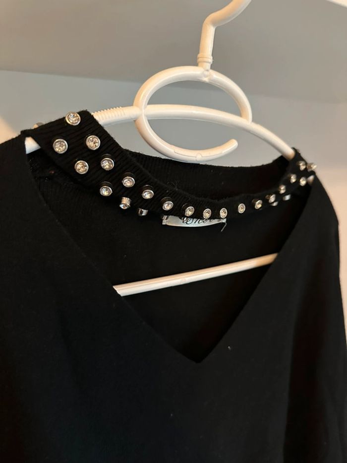 Pull noir en col V pour femme taille S/M - photo numéro 2