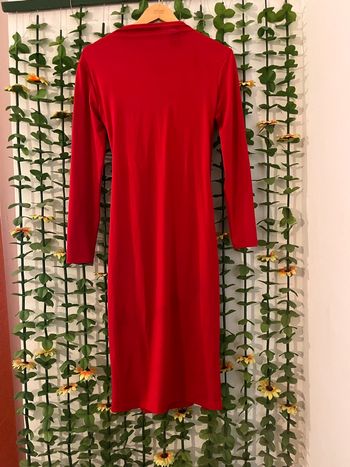 Robe rouge élégante et féminine