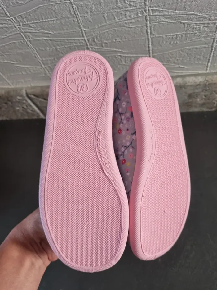 Pantoufles chaussons neufs 30 - photo numéro 2