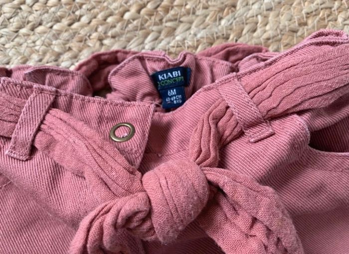 Pantalon jeans paperbag Kiabi rose bordeaux 6 mois - photo numéro 4