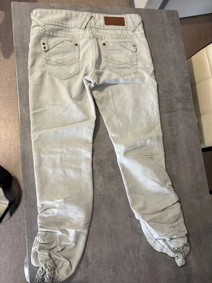 Jeans trou - photo numéro 2