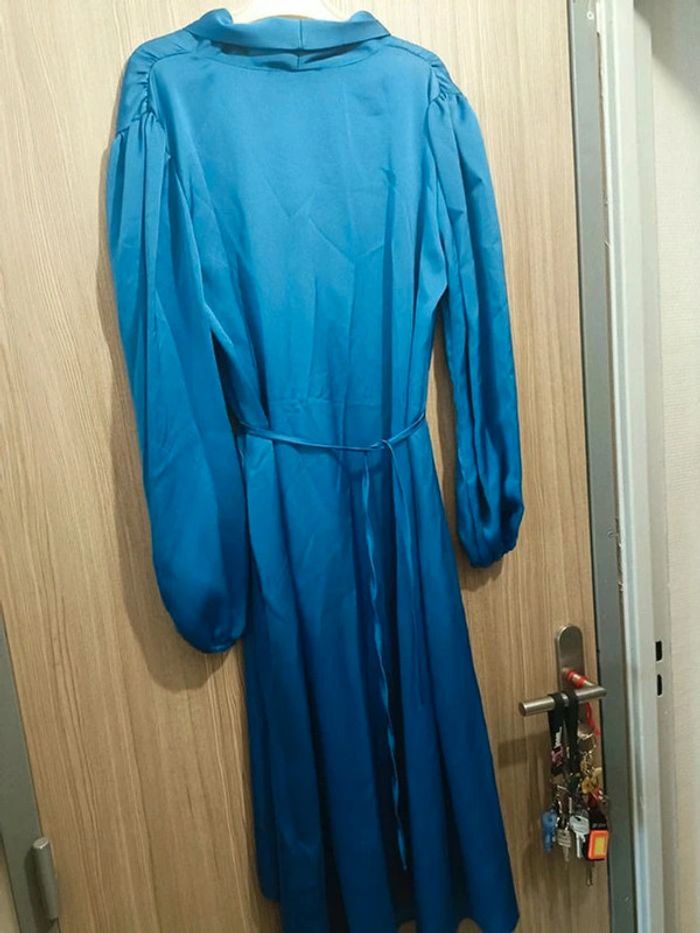 Robe longue satiné Bleu roi - photo numéro 5