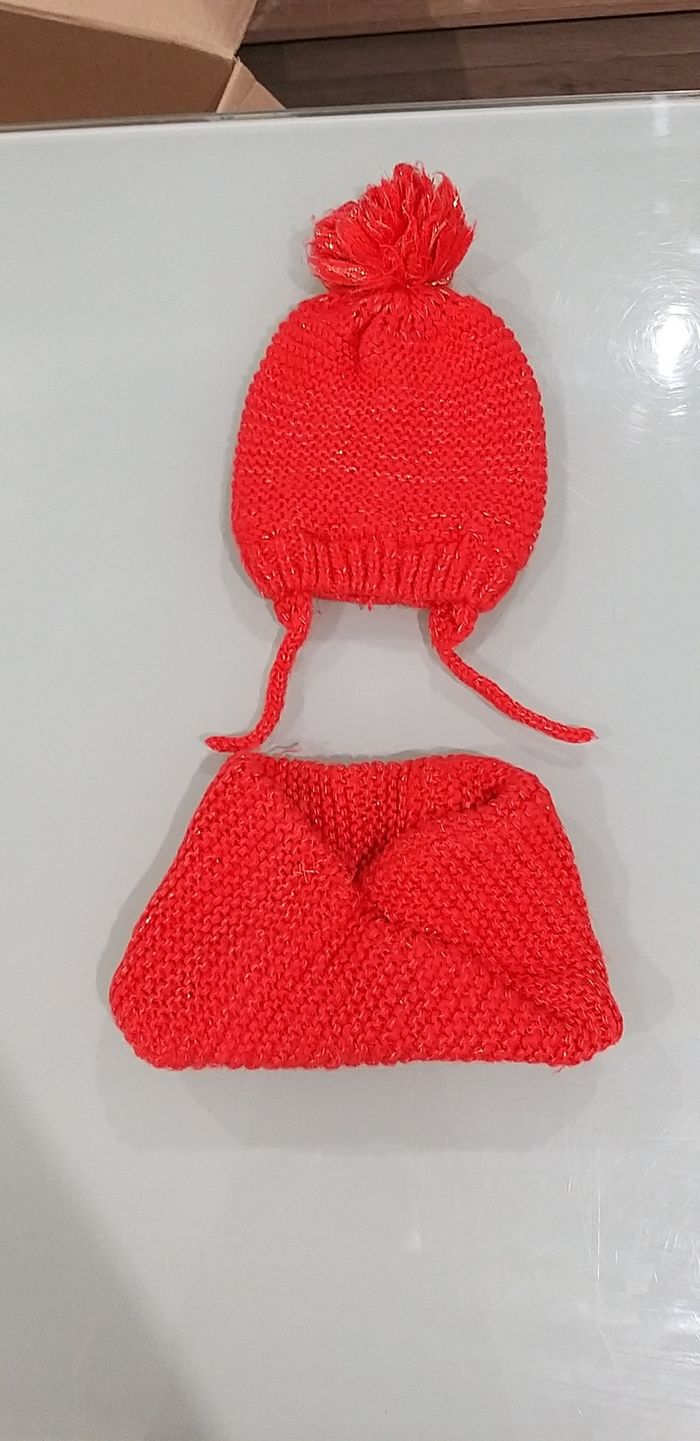 Bonnet et écharpe boule fille 24 mois