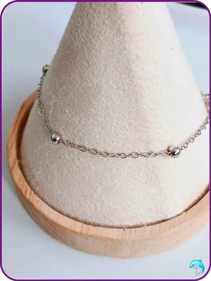 Bracelet argenté tendance – fin, chic et lumineux - photo numéro 3