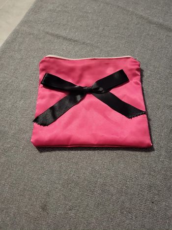 Pochette rose en "satin"