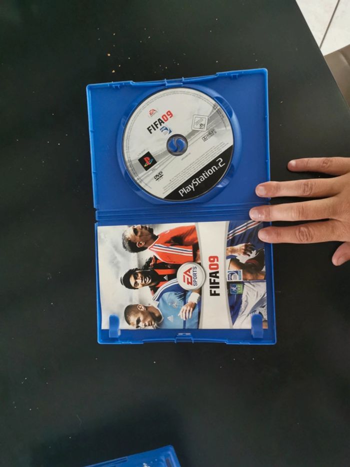 Jeu playstation 2/ fifa 2009 - photo numéro 3