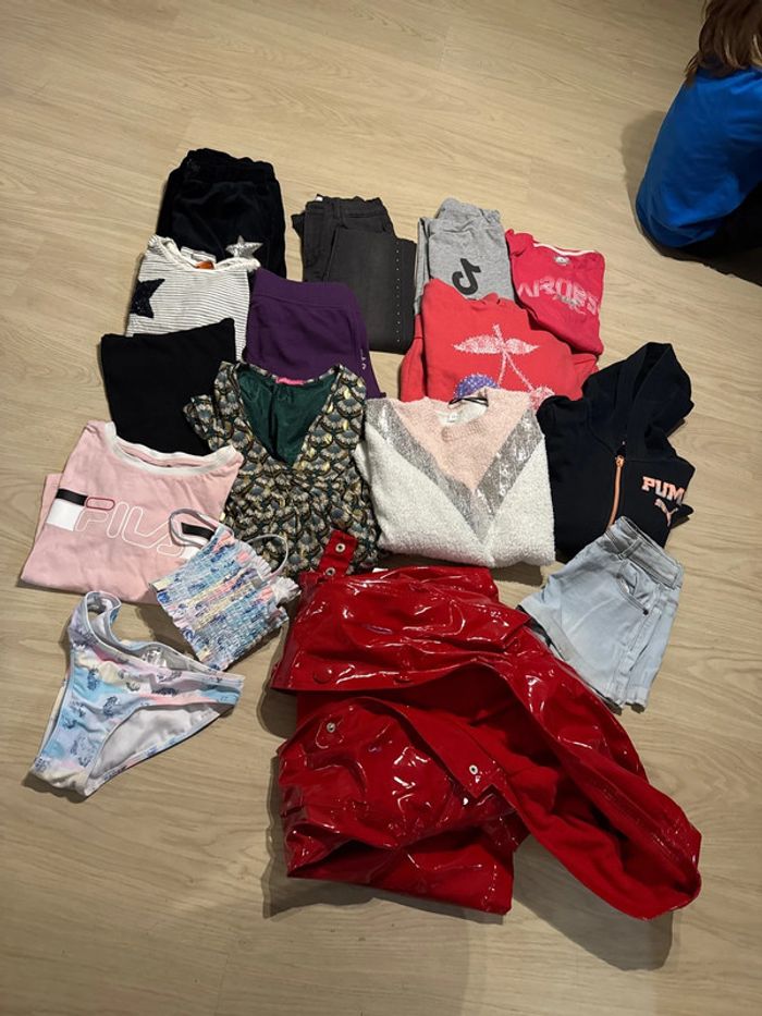 Très beau lot de 16 vêtements fille 12 ans