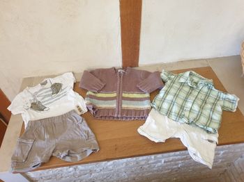 Deux ensembles ete + veste mi saison.6 mois