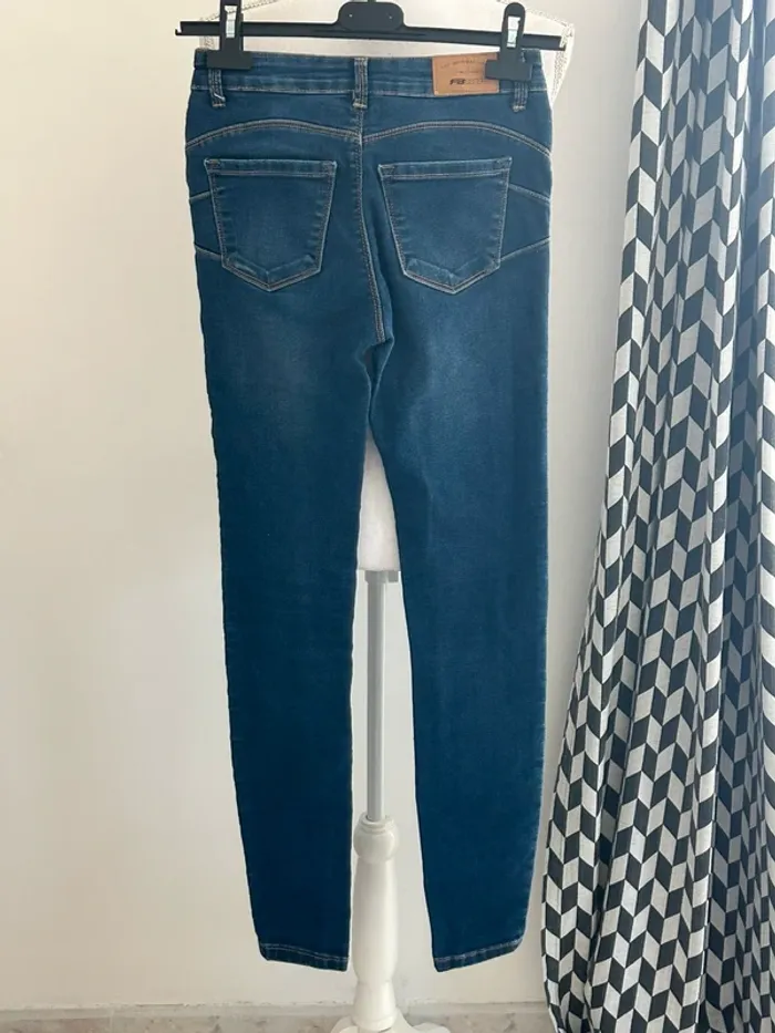 Jean Effet push up - coupe skinny - FB Sister- taille 34 - photo numéro 3