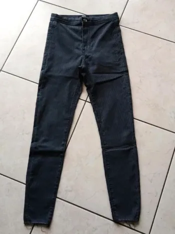 Pantalon gris rayé taille haute Bershka 38