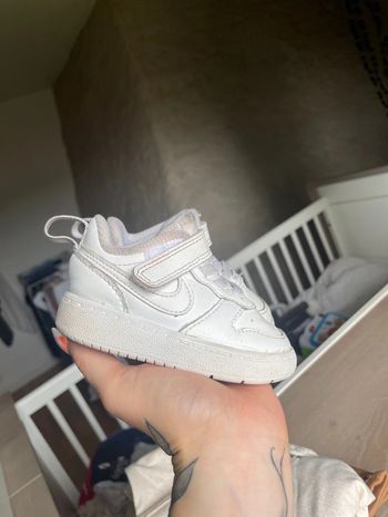 Nike blanche