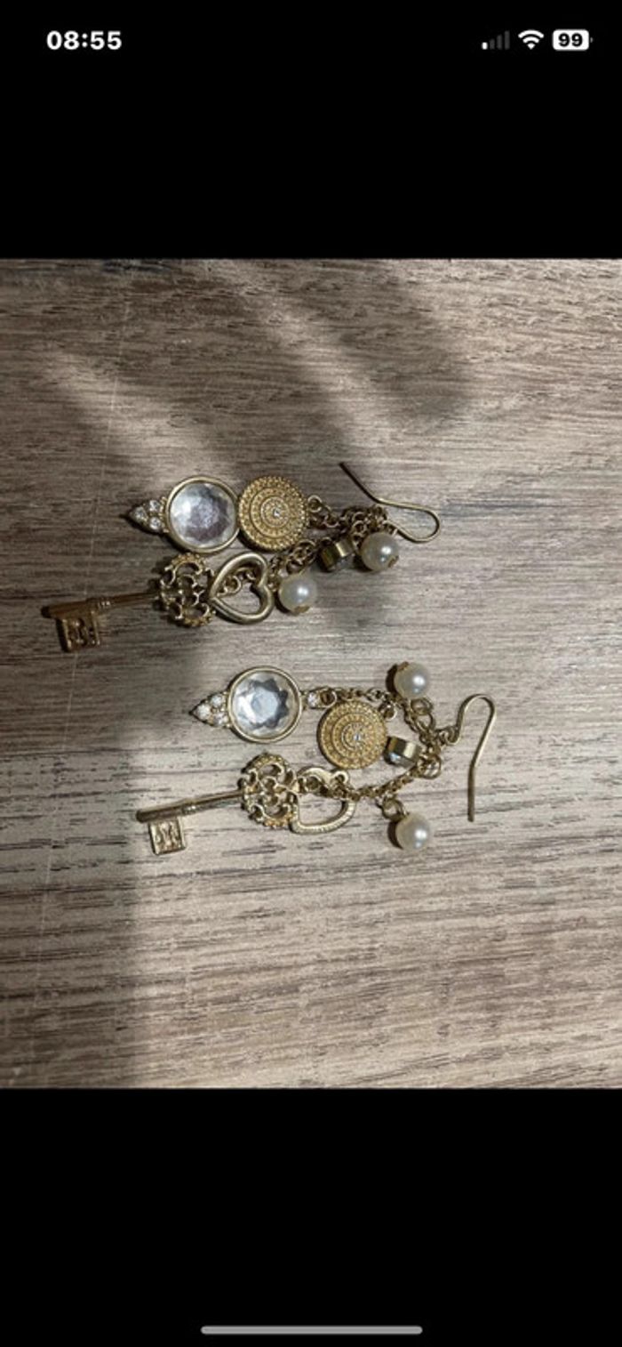 Boucles d’oreilles perles et clé vintage