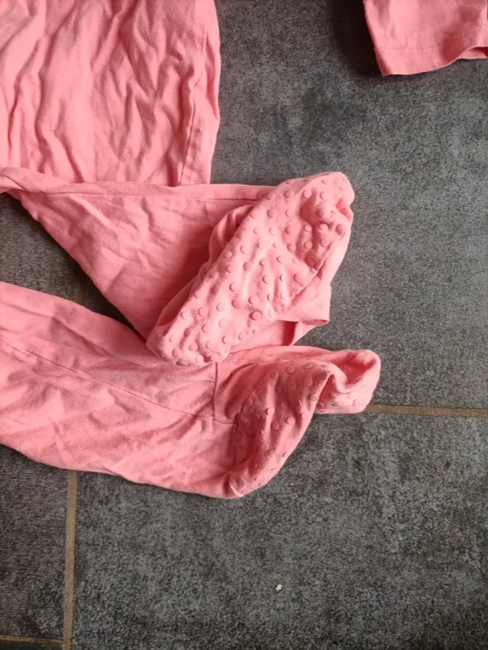 Pyjama une pièce - photo numéro 3