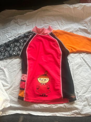 T- shirt anti-uv a manche longue swimpy taille 4/6 ANS imprimé MOOMIN
